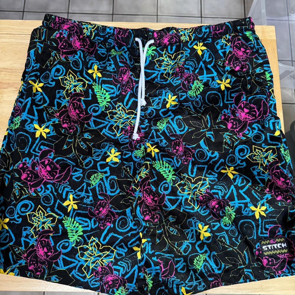 Disney Lilo & Stitch Hawaiian Shorts Men's Size Large